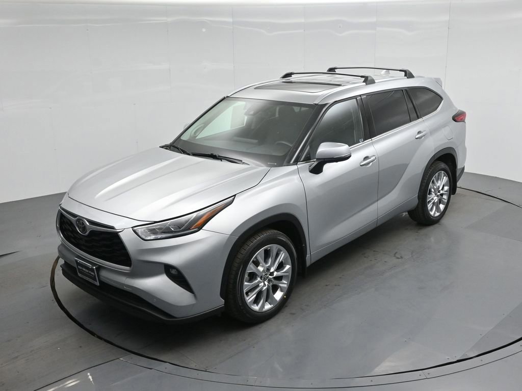 Used 2022 Toyota Highlander Limited image 26
