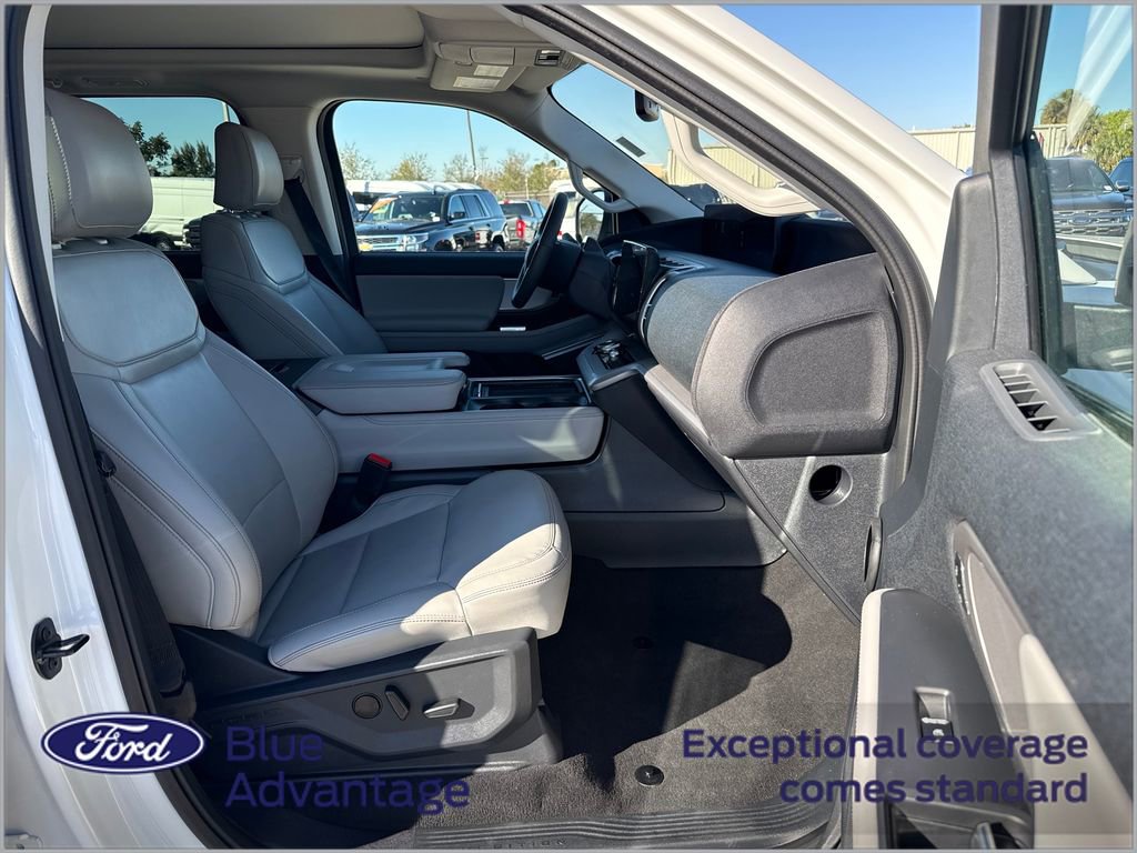 Certified 2025 Ford Expedition Active image 4
