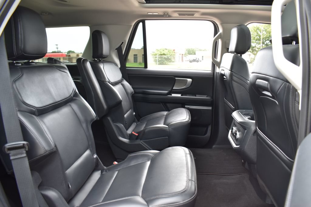 Certified 2025 Ford Expedition Platinum AWD/4WD image 28