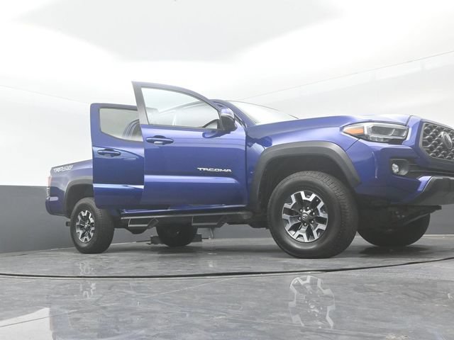 Used 2022 Toyota Tacoma TRD Off-Road w/ TRD Premium Off Road Package AWD/4WD image 34