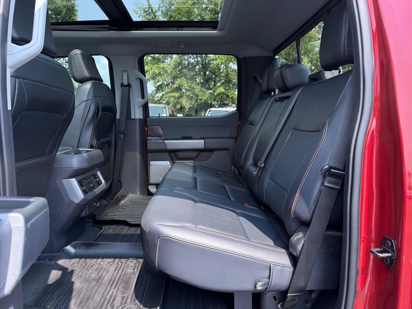 Certified 2024 Ford F350 Lariat w/ Chrome Package AWD/4WD image 30