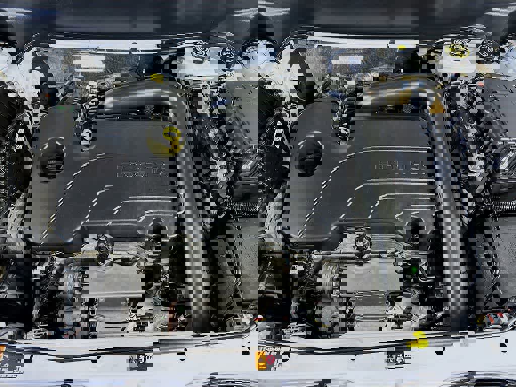 Used 2023 GMC Terrain SLT image 9