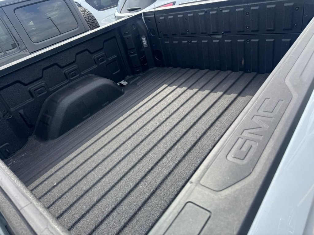 Used 2023 GMC Sierra 1500 SLT w/ SLT Premium Package AWD/4WD image 10