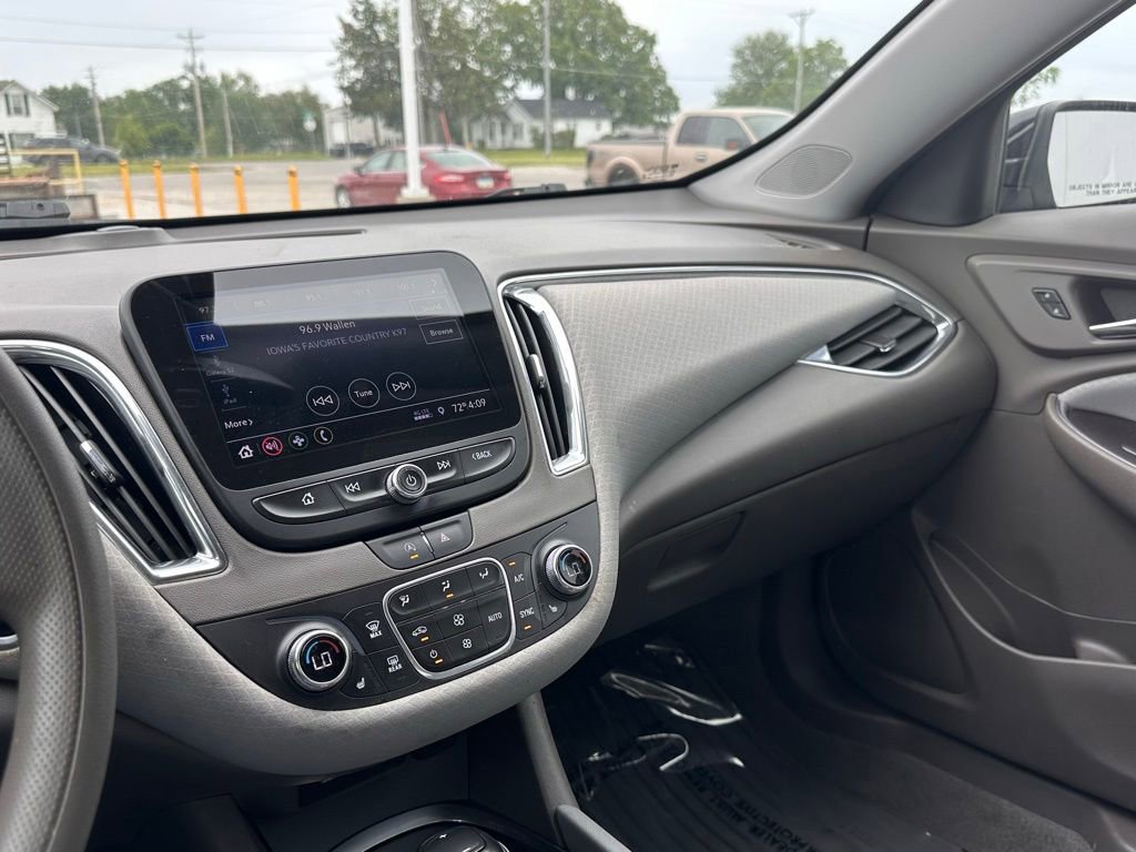 Used 2020 Chevrolet Malibu LT FWD image 19