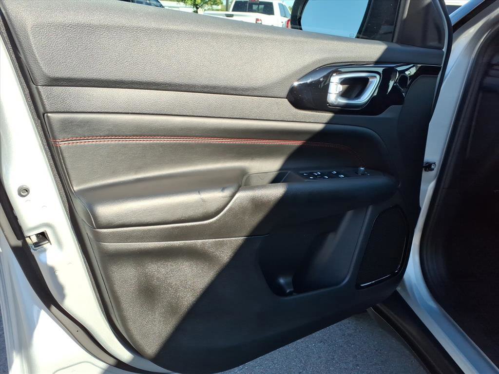 Used 2024 Jeep Compass Trailhawk image 11