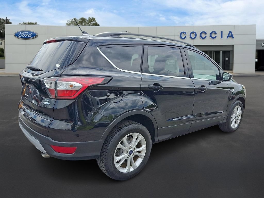 Certified 2018 Ford Escape SE w/ SE Sync 3 Package AWD/4WD image 4
