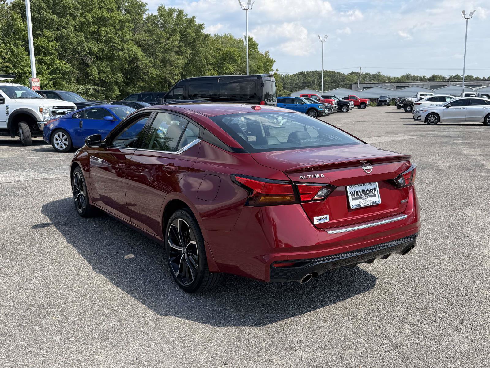 Used 2023 Nissan Altima 2.5 SR AWD/4WD image 4