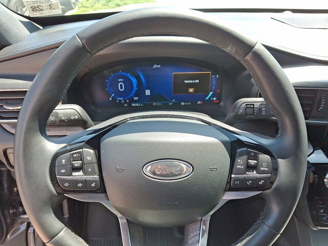 Certified 2023 Ford Explorer Platinum w/ Technology Package AWD/4WD image 8