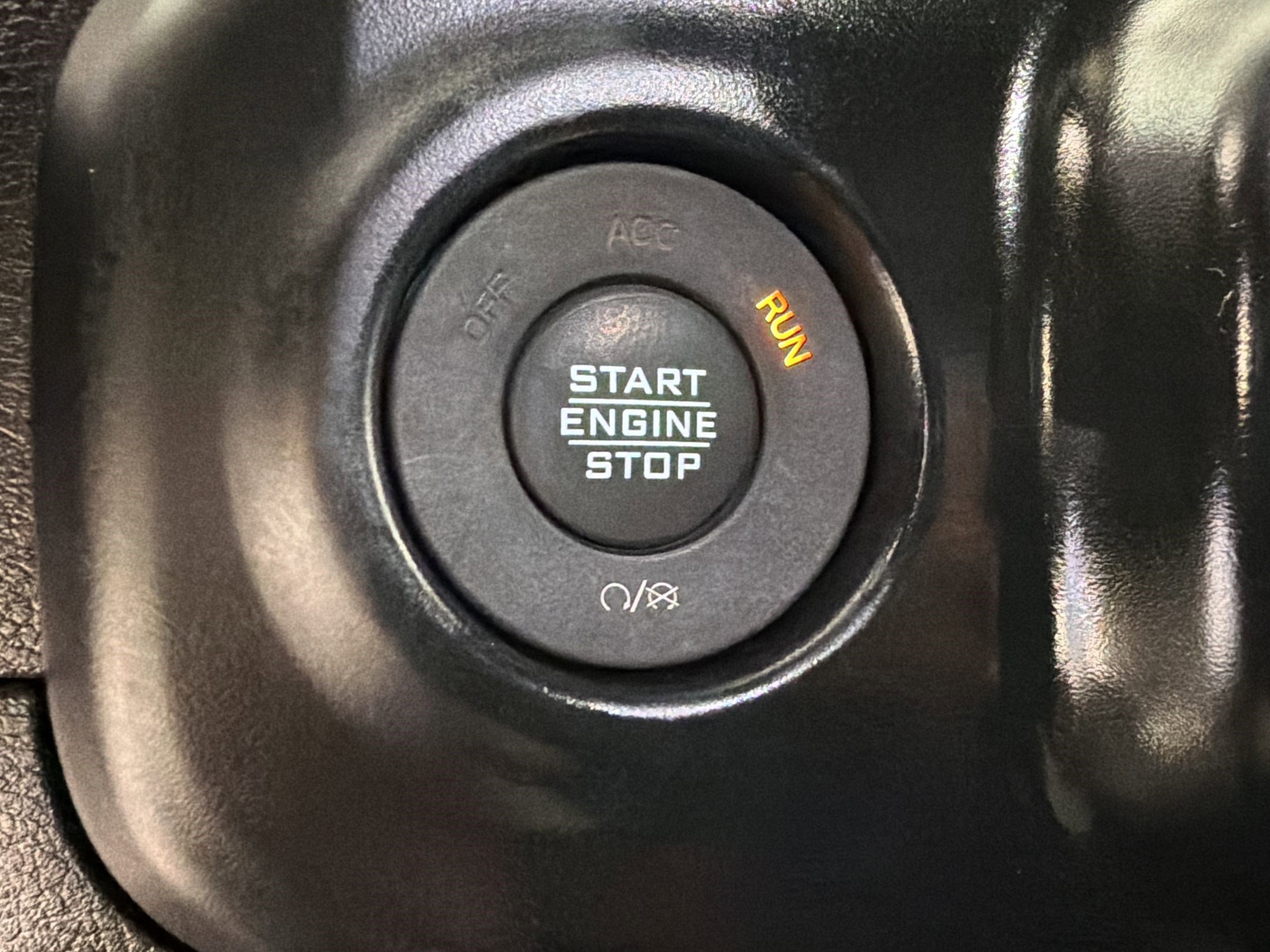 Used 2023 Jeep Wrangler Unlimited Sahara w/ Cold Weather Group AWD/4WD image 25