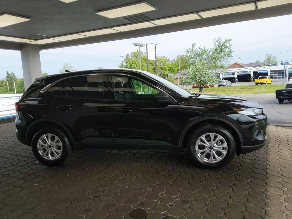 Certified 2024 Ford Escape Active AWD/4WD image 5
