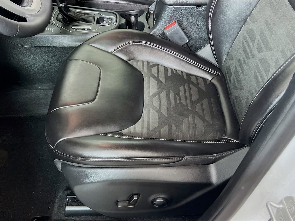 Used 2022 Jeep Cherokee Latitude image 19