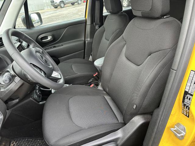 Used 2023 Jeep Renegade Latitude AWD/4WD image 13
