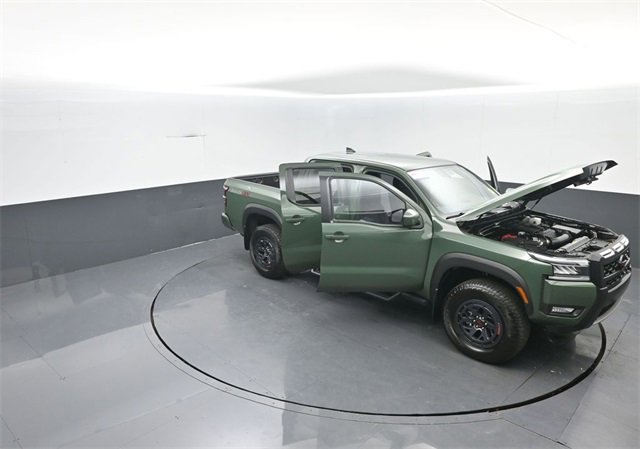 Used 2025 Nissan Frontier PRO-4X w/ Pro Convenience Package image 40