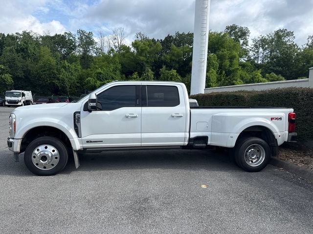 Certified 2023 Ford F450 Lariat w/ Lariat Ultimate Package AWD/4WD image 3