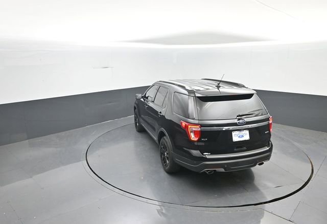 Certified 2018 Ford Explorer XLT w/ Equipment Group 201A AWD/4WD image 28