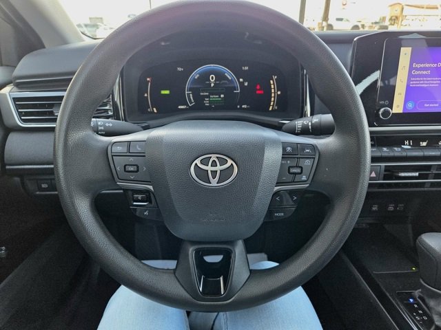 Used 2025 Toyota Camry LE image 15
