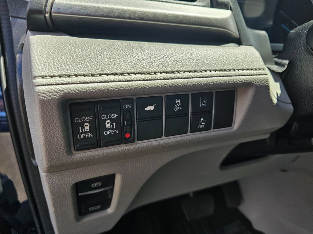 Used 2018 Honda Odyssey EX-L image 18