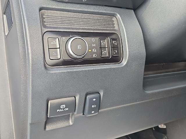 Certified 2025 Ford F350 Platinum image 30