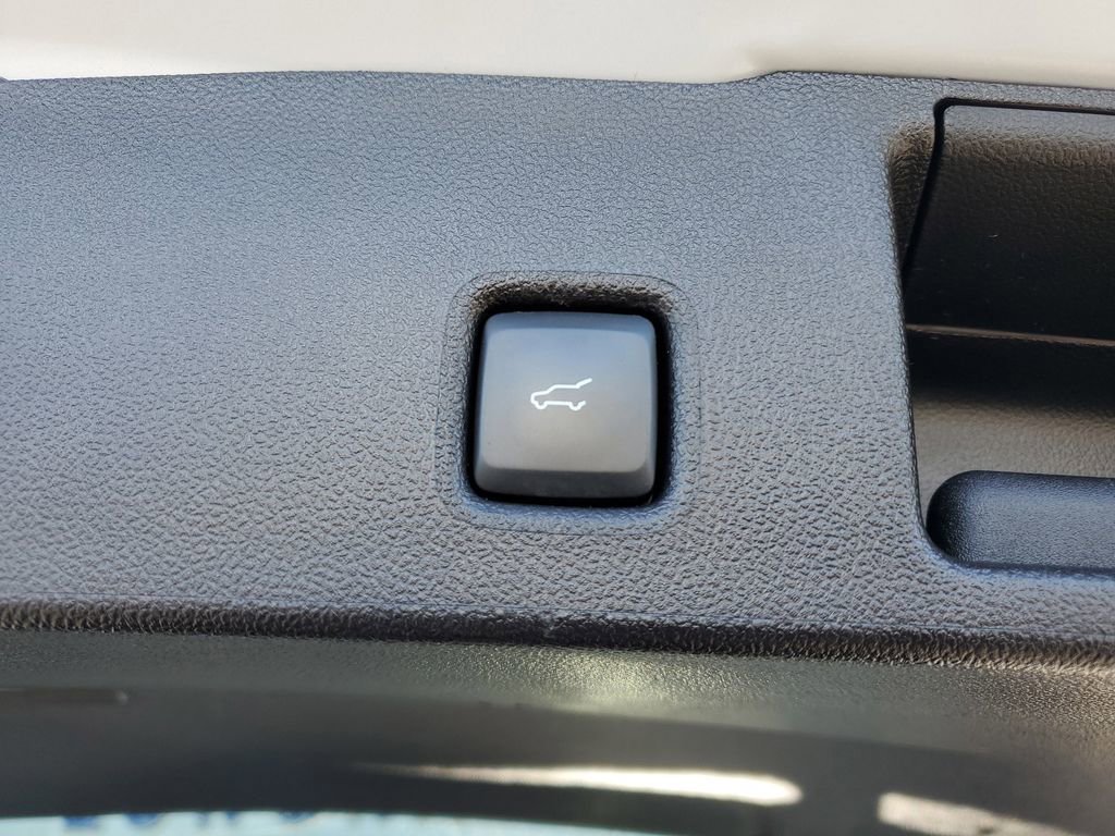Certified 2025 Ford Escape Platinum image 33