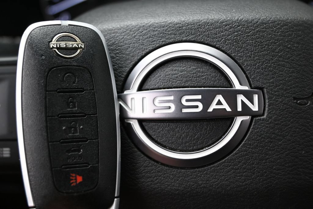 Used 2025 Nissan Rogue SV AWD/4WD image 42