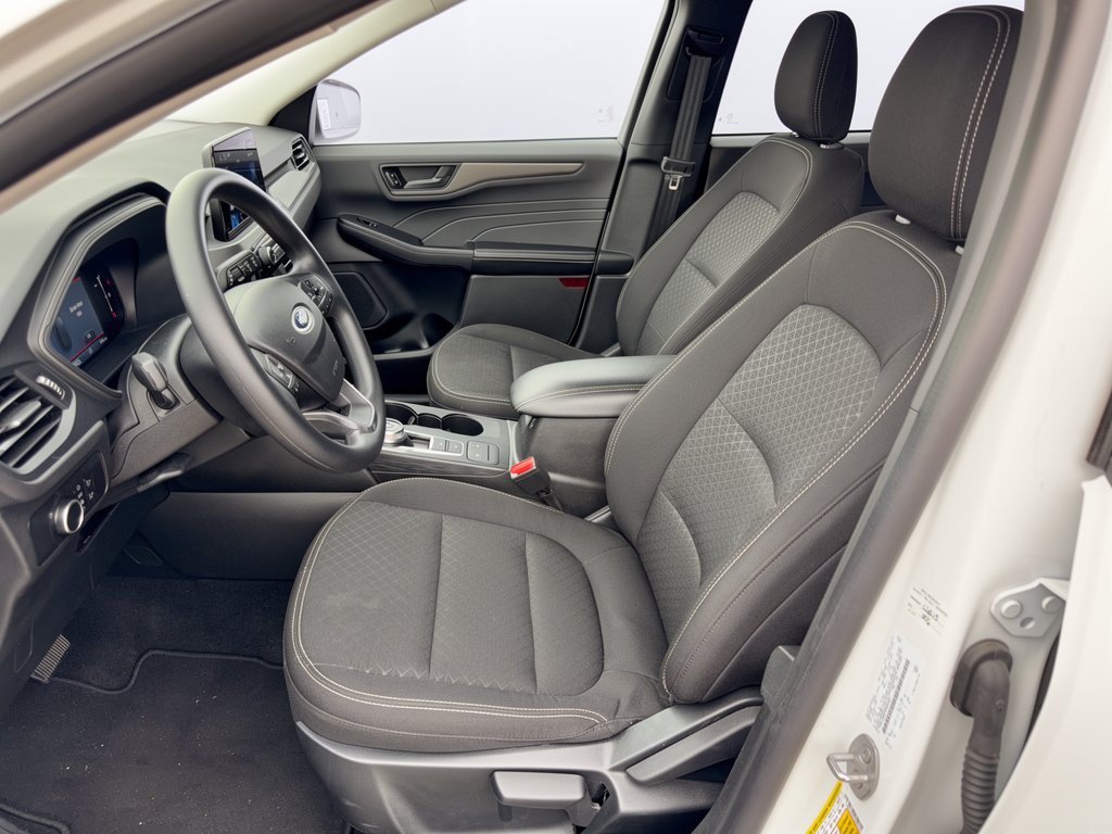 Certified 2025 Ford Escape Active FWD image 5