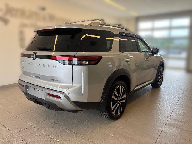Used 2024 Nissan Pathfinder Platinum FWD image 3