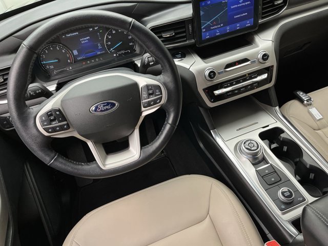 Certified 2022 Ford Explorer XLT w/ Equipment Group 202A AWD/4WD image 15