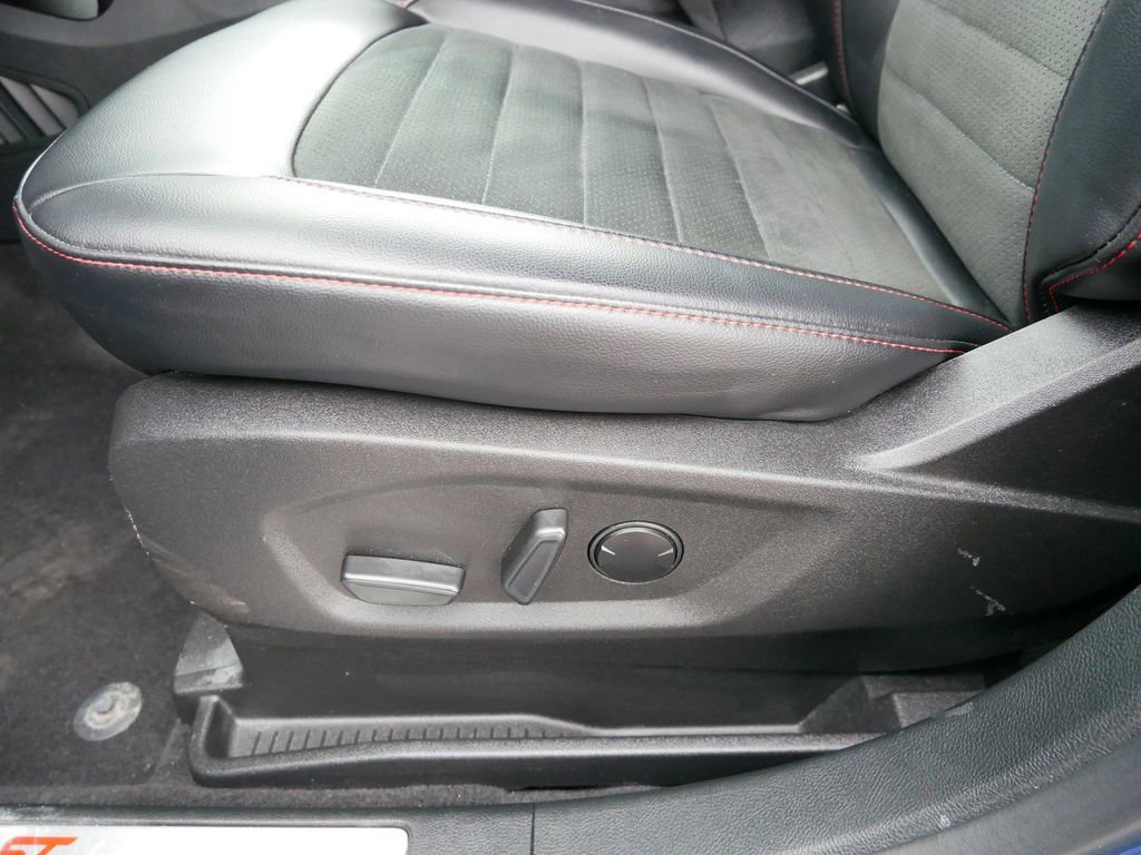 Certified 2023 Ford Edge ST-Line w/ Class II Trailer Tow Package image 8