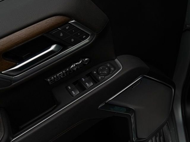Used 2025 Chevrolet Silverado 1500 High Country AWD/4WD image 17