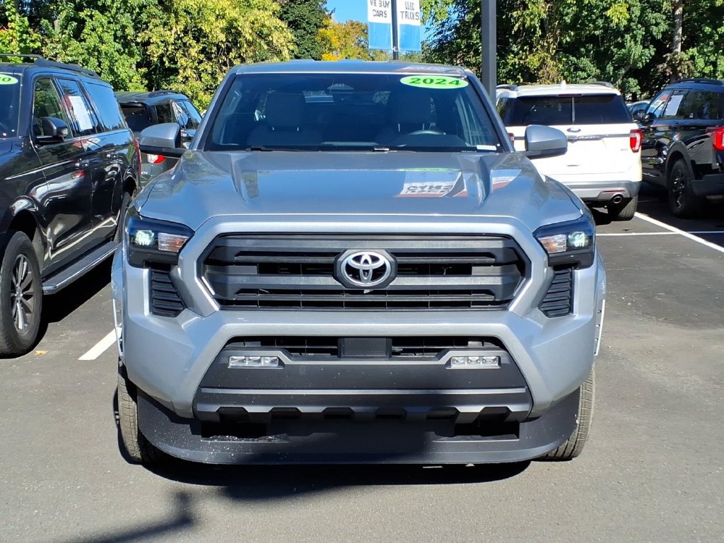 Used 2024 Toyota Tacoma SR5 AWD/4WD image 16