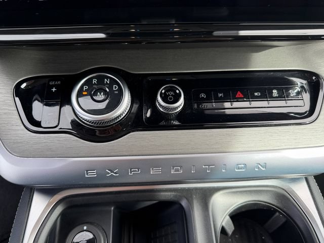 Certified 2025 Ford Expedition Platinum AWD/4WD image 20