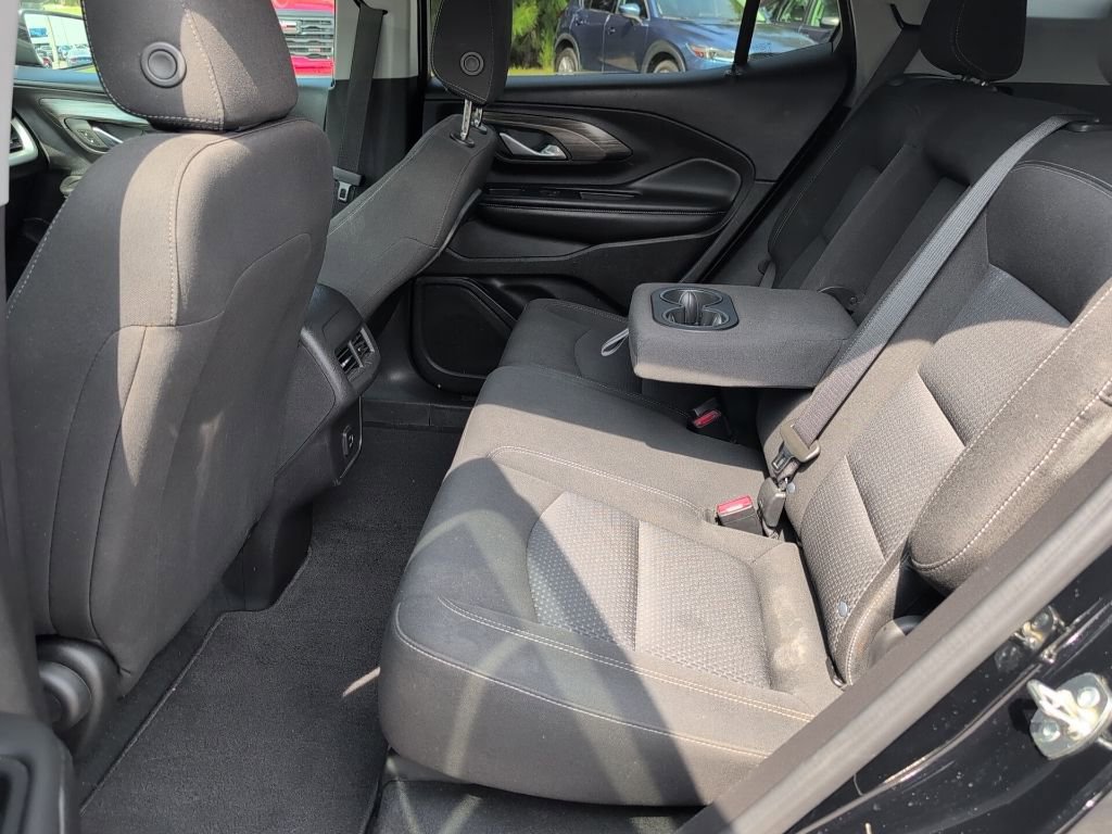 Used 2024 GMC Terrain SLE image 11