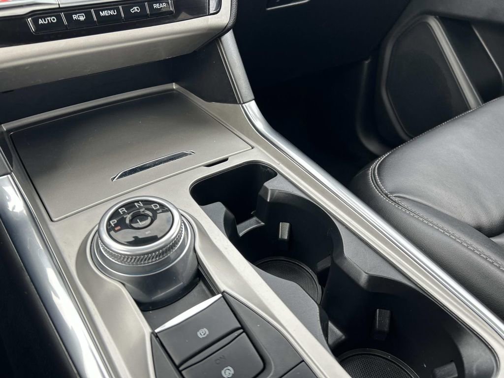 Certified 2022 Ford Explorer XLT w/ Equipment Group 202A image 32