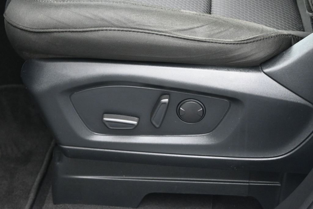 Certified 2023 Ford Explorer XLT RWD image 10