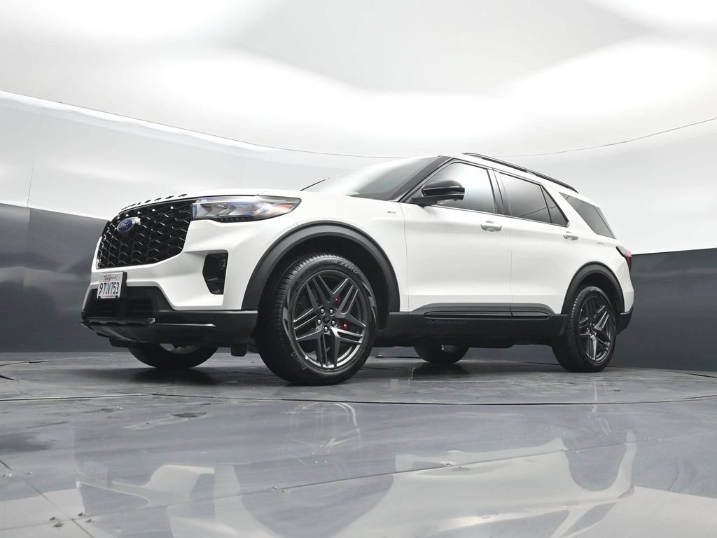 Certified 2025 Ford Explorer ST-Line w/ ST-Line Street Pack AWD/4WD image 41