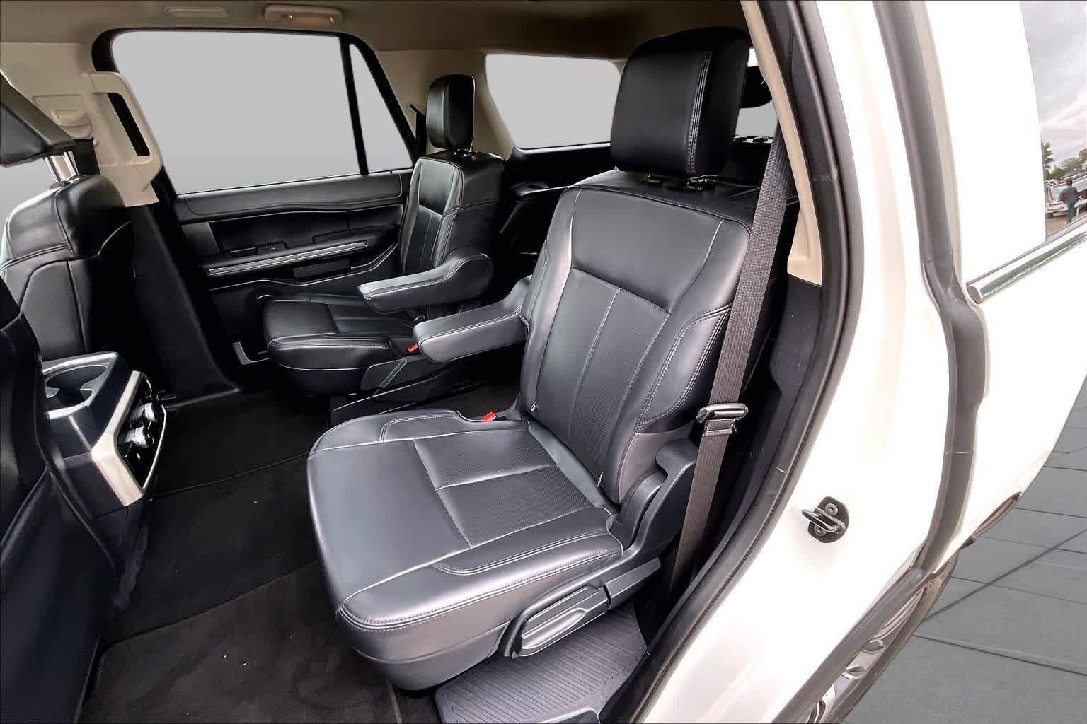 Certified 2024 Ford Expedition XLT RWD image 19
