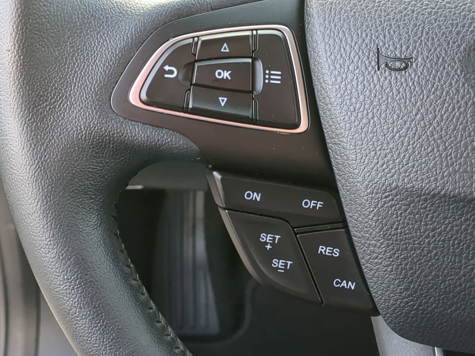 Certified 2018 Ford EcoSport SE image 26