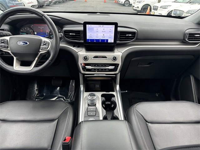 Certified 2022 Ford Explorer XLT w/ Equipment Group 202A image 15