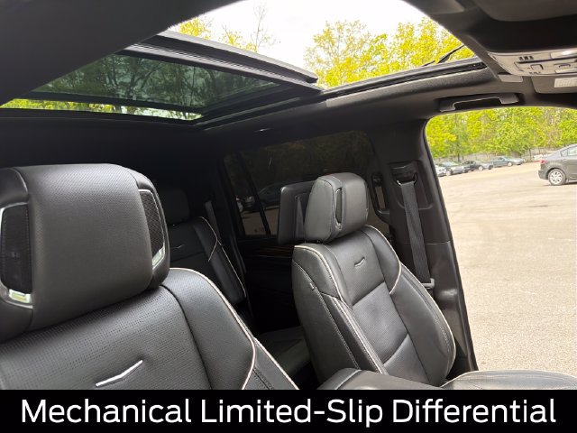 Used 2024 Cadillac Escalade ESV Premium Luxury w/ Performance Package AWD/4WD image 43
