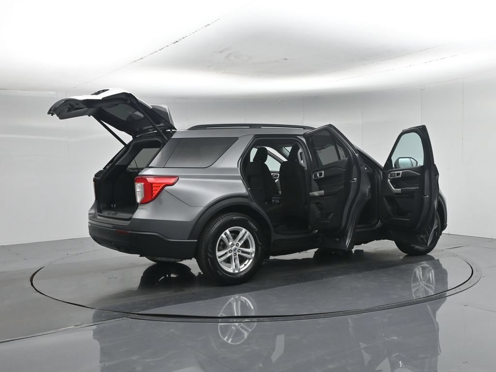Certified 2021 Ford Explorer XLT RWD image 6