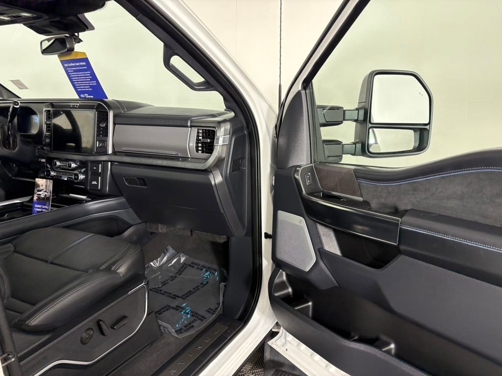 Certified 2025 Ford F450 Platinum w/ FX4 Off-Road Package image 34