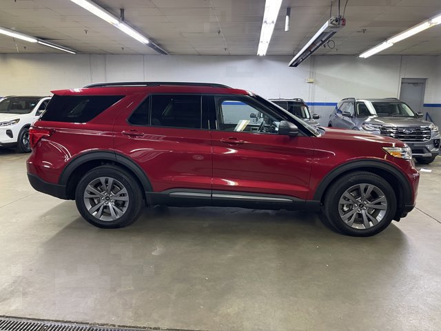 Certified 2021 Ford Explorer XLT w/ Equipment Group 202A AWD/4WD image 8