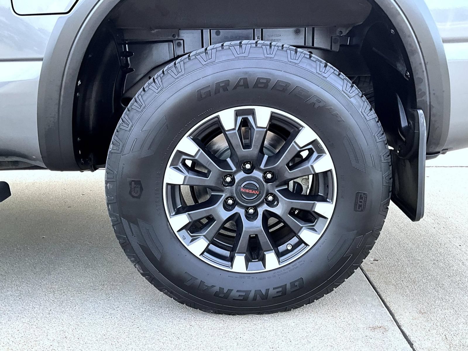 Used 2021 Nissan Titan PRO-4X w/ Pro-4x Convenience Package AWD/4WD image 24