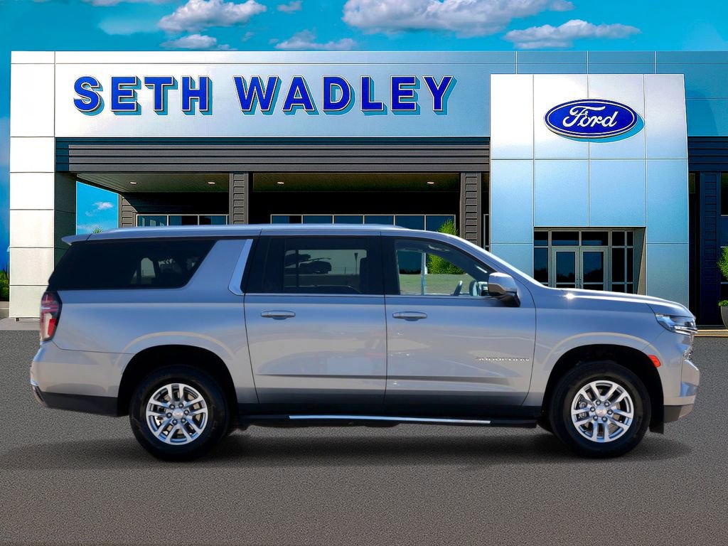Used 2024 Chevrolet Suburban LT AWD/4WD image 2