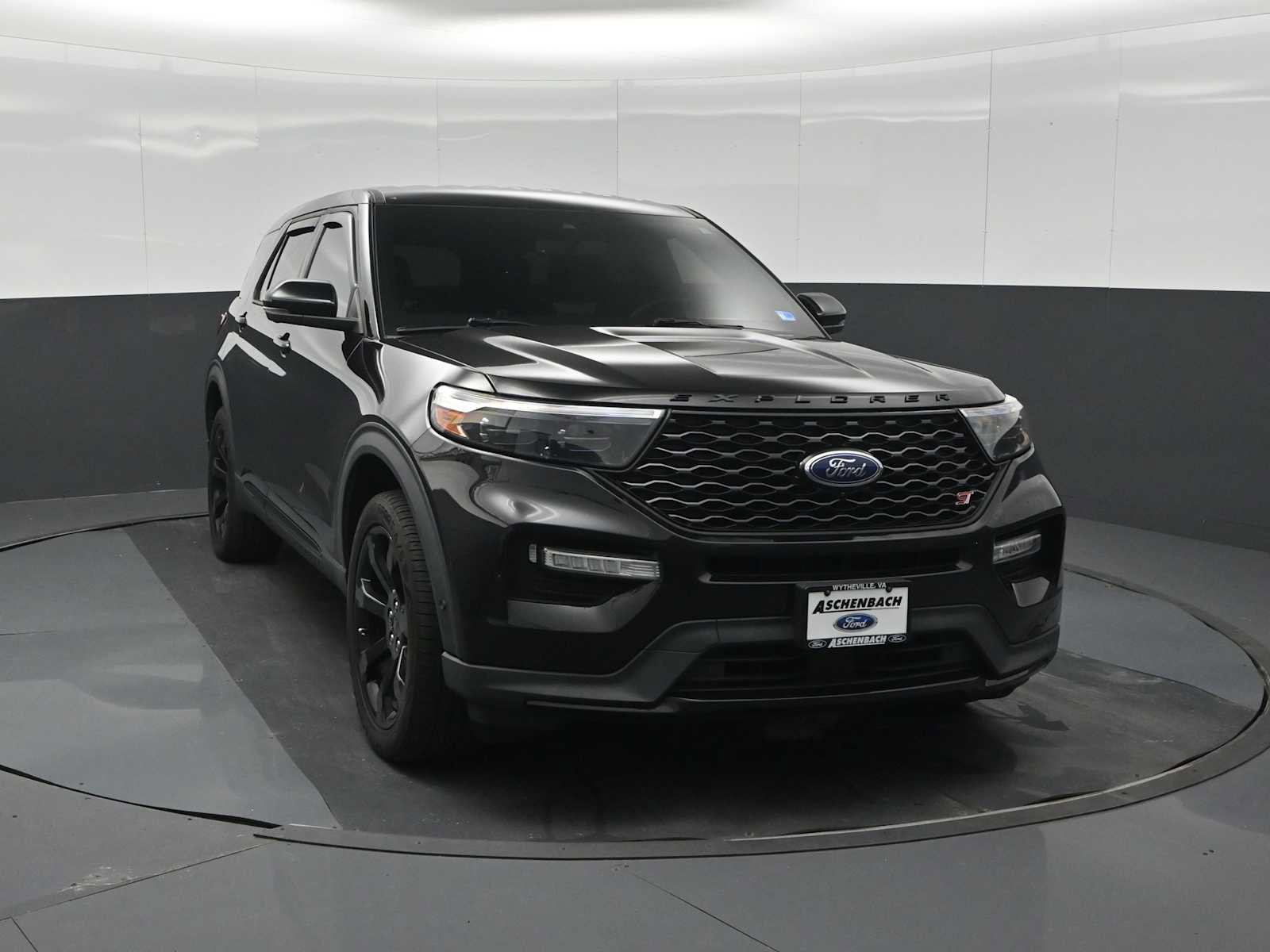 Certified 2021 Ford Explorer ST w/ Equipment Group 401A AWD/4WD image 3
