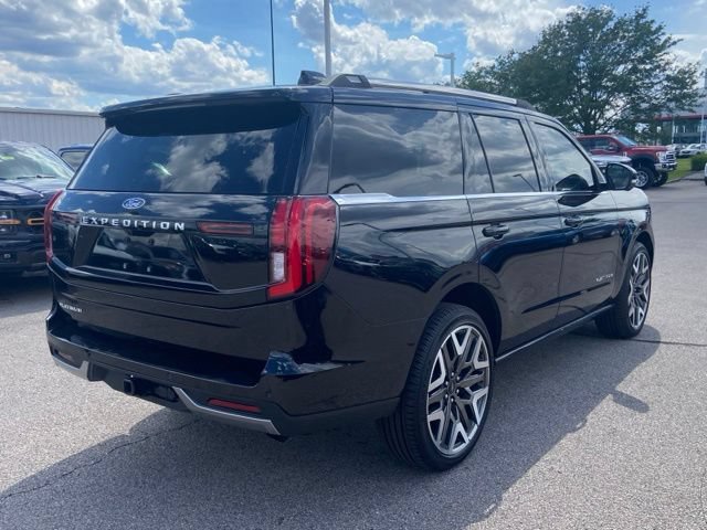 Certified 2025 Ford Expedition Platinum w/ Platinum Ultimate Package AWD/4WD image 3