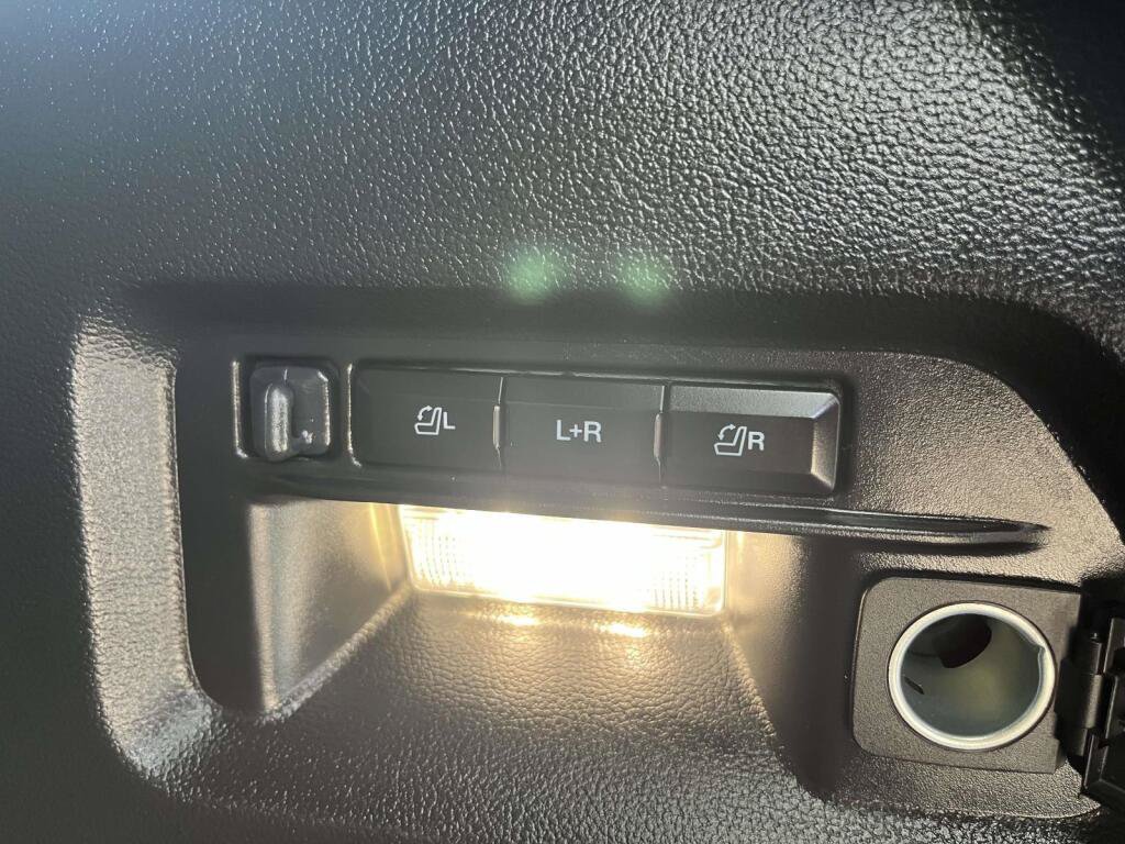 Certified 2025 Ford Explorer Platinum w/ LUX Leather Package AWD/4WD image 22