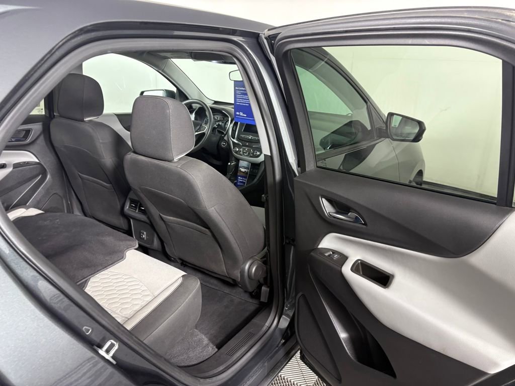 Used 2020 Chevrolet Equinox LS w/ LS Convenience Package image 32