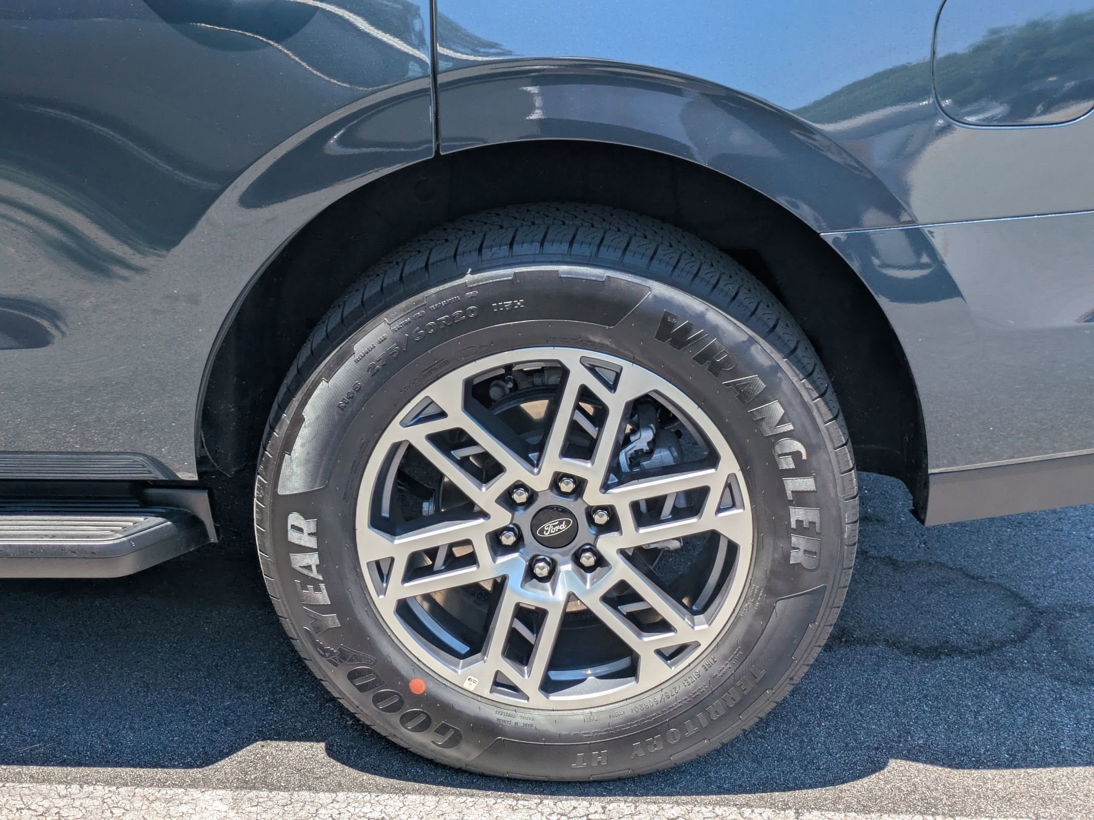 Certified 2025 Ford Expedition Active RWD image 8
