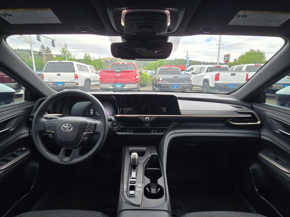 Used 2023 Toyota Crown AWD/4WD image 15